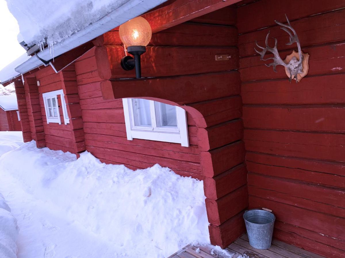 Saariselaellae, Sielukas Hirsimoekki - Unique